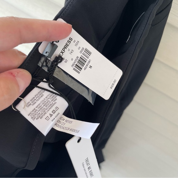 Express High Waisted Feather Hem Cropped Wide Leg Pant Size 14 (NWT) - Picture 8 of 11